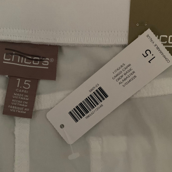 Chico's Pants NWT Size 1.5 (10) Fitigues Cargo Capri Alabaster Vacation Leisure - Picture 4 of 9